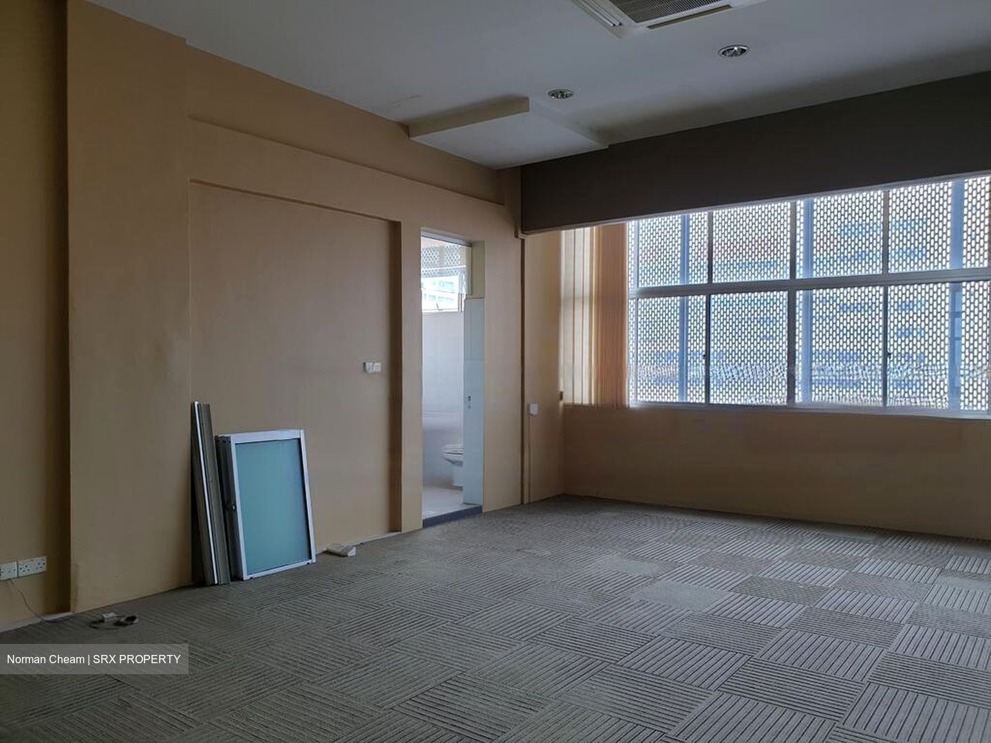 Kim-hoe Centre (D8), Office #459235191